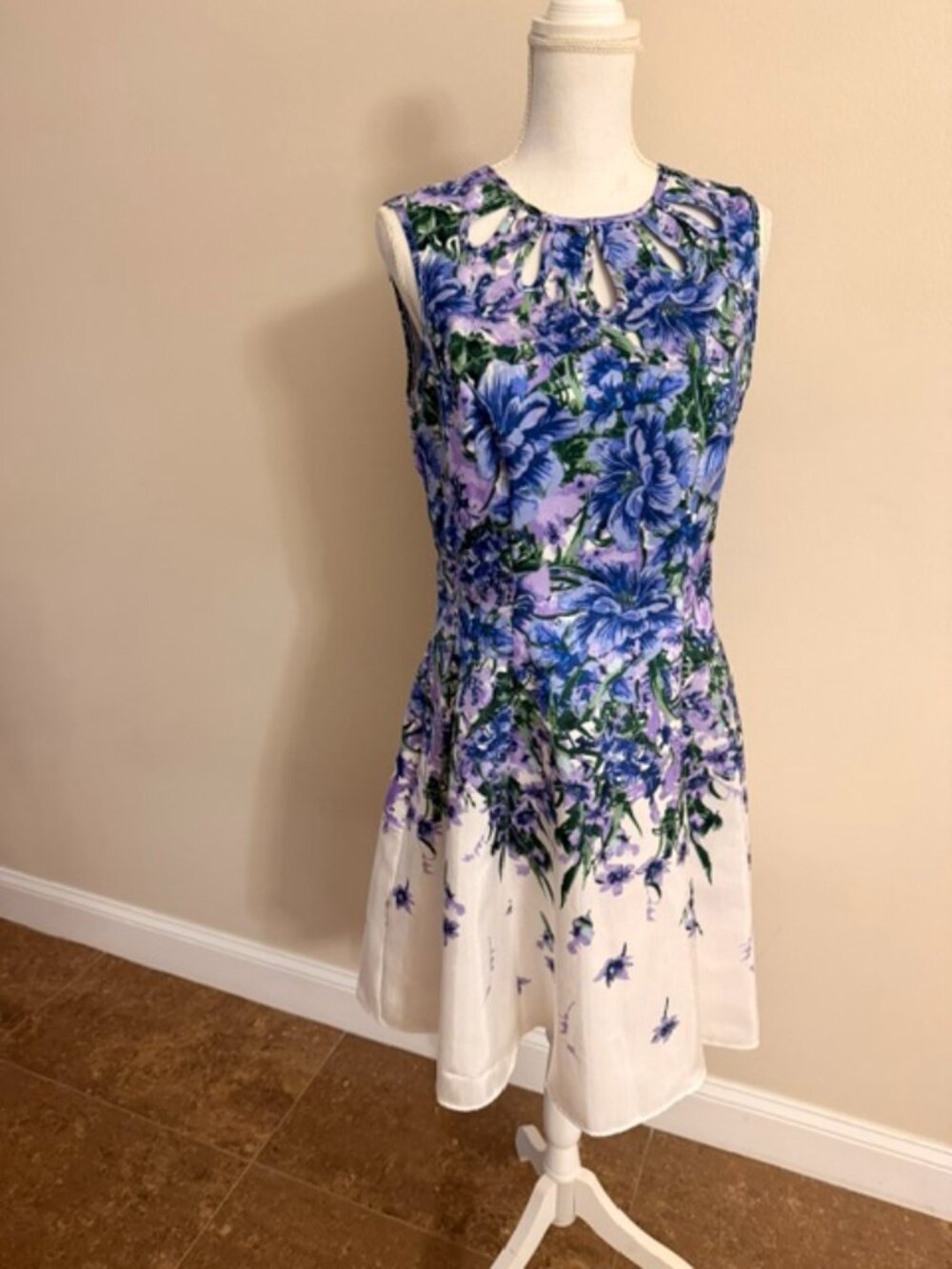 Floral Fit & Flare Dress Size 10 Blue Purple White Cutout Neckline
